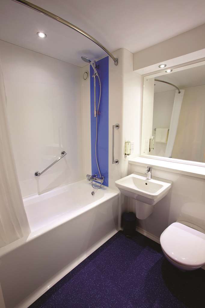 แทรเวลลอดจ์ แบรคเนล เซ็นทรัล Hotel แบล็กเนลล์ ห้อง รูปภาพ