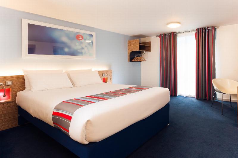 แทรเวลลอดจ์ แบรคเนล เซ็นทรัล Hotel แบล็กเนลล์ ภายนอก รูปภาพ