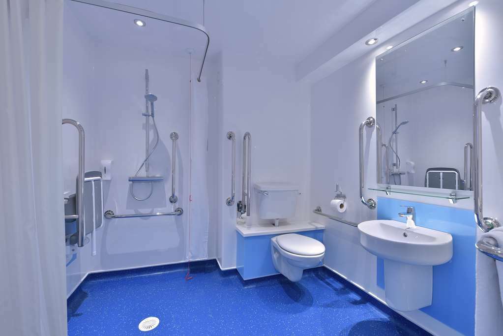 แทรเวลลอดจ์ แบรคเนล เซ็นทรัล Hotel แบล็กเนลล์ ห้อง รูปภาพ